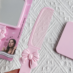 2 Trong 1 Dễ Thương Màu Hồng Gương Lược Thiết Lập Có Thể Tháo Rời Lưu Trữ Lược Xách Tay Vuông Cầm Tay Trang Điểm Du Lịch Gương Với Bướm Bow Sy778 - Product Image 4