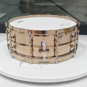 Vente directe du fabricant Tambour de <span class=keywords><strong>jazz</strong></span> professionnel de 14 pouces Anneau de tambour en métal brun moulé sous pression Chambre de tambour en acier inoxydable - Product Image 5