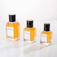 Bouteille en verre carrée transparente de luxe 2026, 50ml, 30ml, 100ml, vide, sérigraphiée, couleur personnalisée, avec étiquette gaufrée et fenêtre