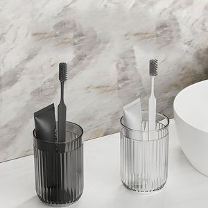 Gobelet de voyage multifonctionnel transparent coloré pour bain de bouche, brosse à dents et dentifrice - Product Image 1