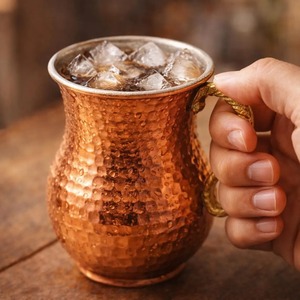 Taza de Cobre Puro Hecha a Mano de la Mejor Calidad con Acabado Pulido, Vajilla Duradera para Bar, Hogar y Restaurante, Disponible para la Venta - Product Image 1
