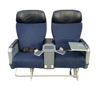 Siège d'avion économique pour passagers avec accoudoirs