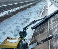 Brosse de nettoyage et de déneigement pour panneaux photovoltaïques montée sur chargeur, idéale pour le lavage et le déneigement des modules solaires - Offre Spéciale
