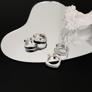S925 Sterling Silver Huggie <b>Earrings</b> Geometric Square Shape White Black Color Everyday Wear <b>Fine</b> <b>Stud</b> <b>Earrings</b> - Product Image 1