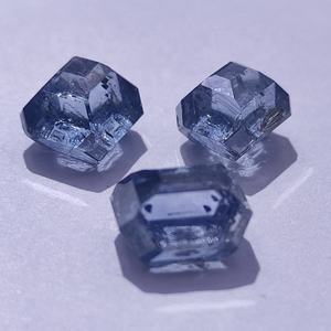 Diamant brut de laboratoire bleu fantaisie HPHT de grande taille, non taillé, pour le polissage de bijoux et la fabrication de pierres précieuses - Product Image 1