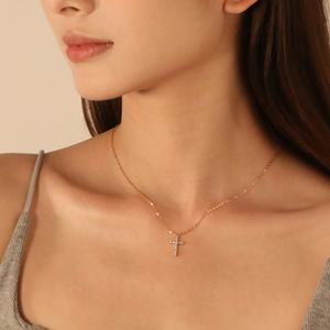 عقد بدلاية مستدير أنيق من الفولاذ المقاوم للصدأ مرصع بالزركون المتقاطع بسعر الجملة - Product Image 4