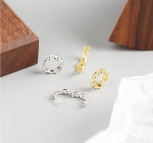 Pendientes <span class=keywords><strong>de</strong></span> aro <span class=keywords><strong>de</strong></span> cadena <span class=keywords><strong>de</strong></span> eslabones mínimos <span class=keywords><strong>de</strong></span> <span class=keywords><strong>Plata</strong></span> <span class=keywords><strong>de</strong></span> Ley 925 para mujer delicados Mini <span class=keywords><strong>aros</strong></span> Huggie con chapado en oro para boda o regalo - Product Image 6