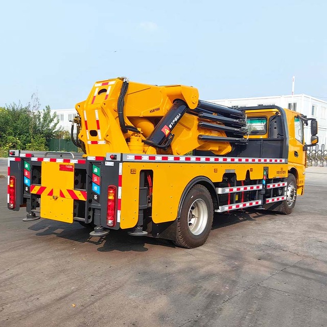Heavy-Duty Cranes HE-142