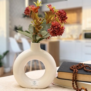 Vase à fleurs élégant en métal pour arrangements floraux frais et applications de décoration de table moderne - Product Image 5
