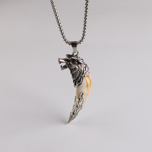 Heiß begehrte Vintage-Accessoires: Personalisierte Wolfszahn-Hip-Hop-Halskette mit langem Anhänger aus Legierung für Herren – Ideales Geschenk - Product Image 4