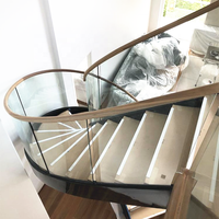 Escalier courbé en bois de chêne massif Daiya USA avec rampe en verre