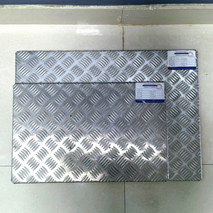 Plaque antidérapante en <span class=keywords><strong>aluminium</strong></span> à motif diamant, en stock, pour marches d'escalier pliées, revêtement de plateforme, matériau de construction extérieur - Product Image 5