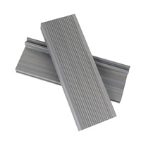 Planches semi-solides de type M en WPC, co-extrusion, revêtement composite imperméable, marches d'escalier en bois composite, marches de terrasse extérieures en WPC