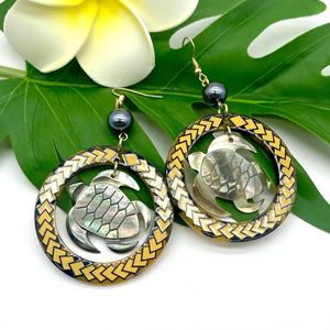 Boucles d'oreilles hawaïennes en forme de tortue pour femmes, boucles d'oreilles en nacre naturelle de haute qualité - Product Image 4