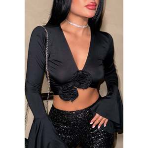 Top corto con detalle de rosa negra y mono de fiesta - Product Image 4