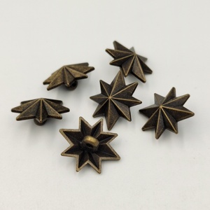 Hình May Phụ Kiện Chân Phù Hợp Với Áo Khoác Hình Dạng Kim Loại Hợp Kim Bán Buôn Hình Dạng Ngôi Sao Quần Áo Mạ Antique Brass Nút - Product Image 5