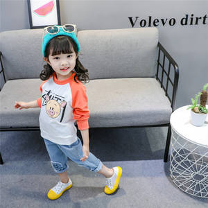 Conjunto de Ropa de Otoño para Niñas, Diseño en Línea, Camiseta con Estampado y Jeans, Producto Nuevo del Mercado Chino - Product Image 3