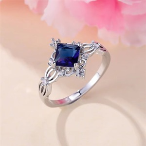 Anillos <span class=keywords><strong>de</strong></span> <span class=keywords><strong>boda</strong></span> ZhuQian al por mayor <span class=keywords><strong>de</strong></span> aleación chapados en plata con circonita cuadrada azul oscuro incrustada <span class=keywords><strong>para</strong></span> mujer, clásicos, vintage, <span class=keywords><strong>para</strong></span> banquete, magníficos y huecos. - Product Image 3