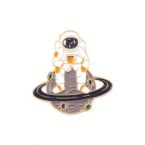 Pins de Esmalte Graduación 2026 Stock para Bufalos Mojados Astronauta Espacial Boda China Viernes <span class=keywords><strong>13</strong></span> - Product Image 4