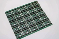 Carte de circuit imprimé FR4 verte à haut volume, assemblage SMT, carte de circuit imprimé modulaire pour le contrôle industriel/systèmes embarqués