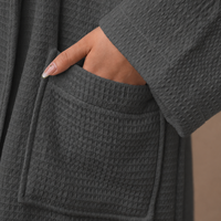 Peignoir unisexe à capuche en tissu gaufré, confortable et douillet, avec ceinture, pour hôtel, spa et après la bain, idéal pour la détente et les fêtes, vente en gros et approvisionnement en vrac