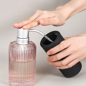 <span class=keywords><strong>Bouteille</strong></span> ronde en silicone pour détergent et lessive <span class=keywords><strong>Bouteille</strong></span> de lotion pour salle de bain Savon pour les mains de voyage <span class=keywords><strong>Bouteille</strong></span> vide en silicone - Product Image 4