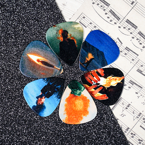 ชุดปิ๊กกีตาร์คุณภาพดี 6 ชิ้น/ชุด ดีไซน์ส่วนตัว ทำจากเซลลูลอยด์ หลายสี พร้อมลายเปลวไฟ - Product Image 2