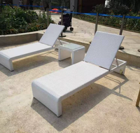 Chaise longue et transat d'extérieur modernes en osier, mobiles, pour patio, véranda, plage, piscine, bain thermale, spa et hôtels