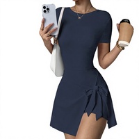 Robe de yoga décontractée une pièce pour femme, coupe ajustée, dos élégant, 2-en-1 avec short intégré anti-transparence, jupe-short de sport pour le tennis