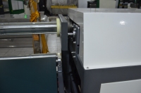 Machine d'emballage de matelas en mousse plastique semi-automatique NG-06R, entraînement pneumatique, vitesse d'emballage élevée, facile à utiliser, PLC