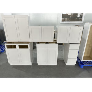 خزانة مطبخ ذات إطار أبيض مؤطر بمعايير أمريكية من طراز - Product Image 4