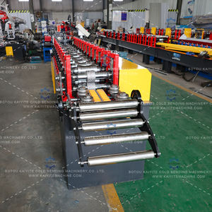 Machine de formage de porte à volets emboutis à cadre industriel automatique à rivets, facile à utiliser, équipement de production de porte enroulable en métal - Product Image 6