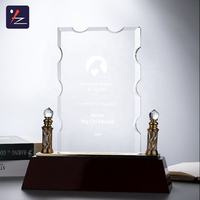Fabricant chinois de médailles de récompense en cristal personnalisées avec logo, plaque en cristal K9 transparente en forme de zigzag, écologique, faite à la main