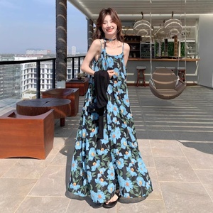 Robe d'été bleue à imprimé floral, mi-longue, sans manches, idéale pour les vacances à la plage, super féerique, pour les séances photo de voyage à <span class=keywords><strong>Sanya</strong></span> - Product Image 3