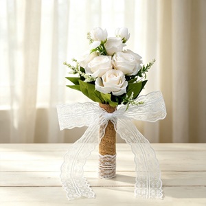 Bouquet de mariée à tenir à la main, roses artificielles blanches avec verdure et nœud en dentelle, pour cérémonie de mariage, accessoire photo - Product Image 5