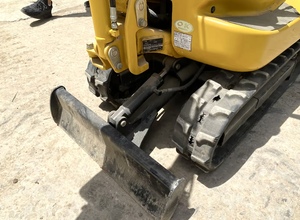 Offre Spéciale excavatrice sur chenilles Komatsu PC01 petites mini excavatrices usage domestique construction agricole d'occasion en stock CE à vendre - Product Image 4