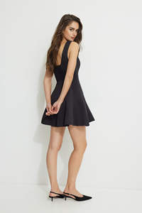 Été Noir a Line Mini robe à col bateau pour femmes Mode Couleur unie Simple Slim Elegant Sleeveless Short Dress Custom Wholesale - Product Image 6