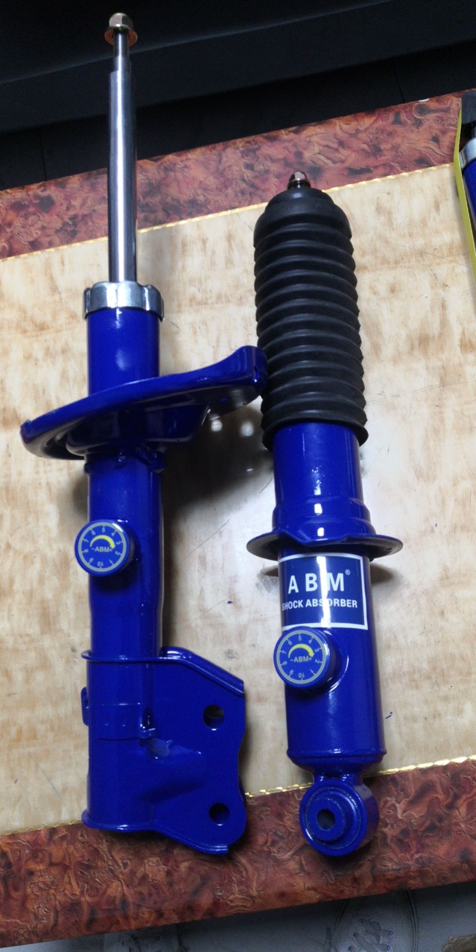 sg5 フォレスター　リア　アブソーバー sg5 フォレスター リア アブソーバー KYB New SR SPECIAL スバル