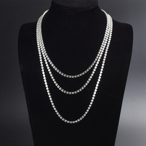 Collier chaîne tennis en acier inoxydable plaqué or et serti de pierres |   Zircone cubique |   Bijoux unisexes tendance, hypoallergéniques, luxueux et inaltérables - Product Image 3