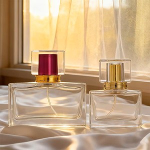 出厂价 30ml 50ml 100ml 透明扁平方形空喷雾香水玻璃瓶带盖 - Product Image 4