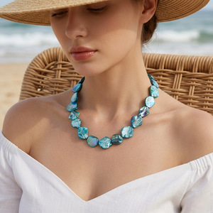 Collar de Conchas Orgánicas Costeras al por Mayor para Mujer, Estilo Boho Chic, Mezcla Colorida de Madreperla, Collar Largo - Product Image 2