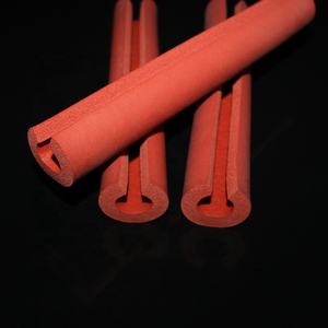 أنبوب إسفنجي من السيليكون بالرغوة حمراء بثقوب رغوة موحدة ومقاومة للحرارة وقطع جانبي - Product Image 3