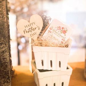 Cadeau de la Fête des Mères : Marqueur de Plantes en Bois en Forme de Cœur avec Fleur et Aliment, pour Maman - Product Image 2