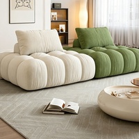 Canapé modulaire crème compressé sous vide pour un transport facile, assise douce et confortable pour petits et grands espaces