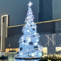 Sapin de Noël commercial, nouveau style, décoration lumineuse géante, sapin de Noël LED à changement de couleur RGB pour l'intérieur et l'extérieur