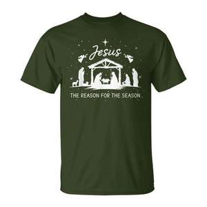 Camiseta cristiana navideña con la frase: Jesús es la razón por la que estamos en esta temporada - Product Image 1