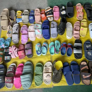Çocuk sandaletleri ve ayakkabı ikinci el kullanılan yaz sandalet yetişkin için lastik terlik kullanılır