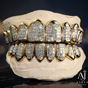 Grillz de Moissanita Personalizados con Incrustaciones de Diamantes, Chapados en Oro sobre Plata Fina, con Corte Princesa y Engaste de Garra, para Fiestas - Product Image 1