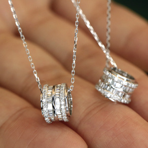 Collana con Pendente in Oro Bianco e Diamanti Taglio Baguette, Incastonatura a Canale, Lusso Femminile, Catena a Serpente per Fidanzamento - Product Image 2