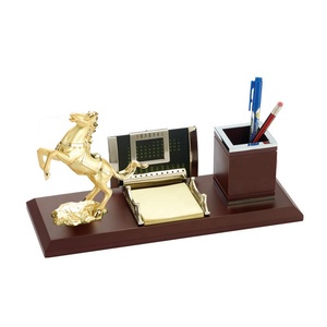 Giá để bút thời trang có đồng hồ, giá để bút bằng kim loại với cúp pha lê tùy chỉnh - Product Image 5